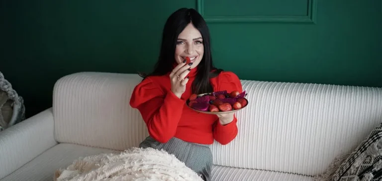 מזל כהן אוכלת ונהנית - גם כשאוכלים טעים אפשר לרדת במשקל