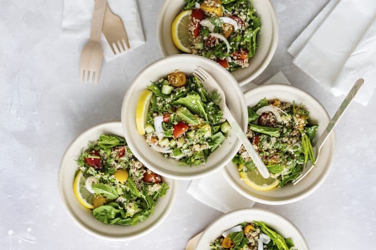 הזמנת אוכל בריא הביתה, מאכלים בריאים על השולחן